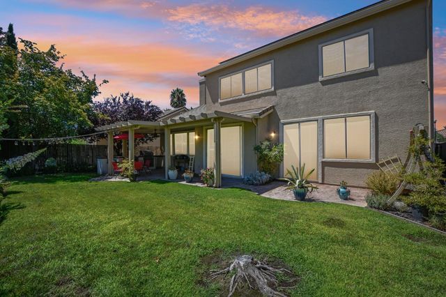 1408 Grovewood Ln, Roseville, CA 95747