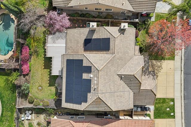 1408 Grovewood Ln, Roseville, CA 95747