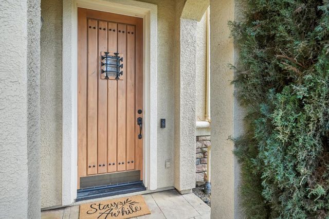 1408 Grovewood Ln, Roseville, CA 95747