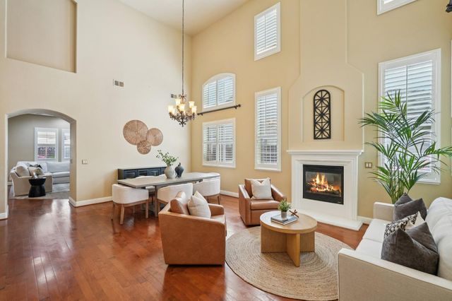 1408 Grovewood Ln, Roseville, CA 95747