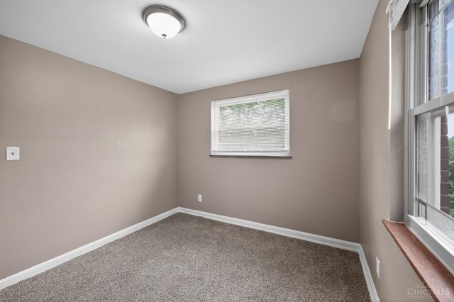 6331 Stover Avenue, Golf Manor, OH 45251