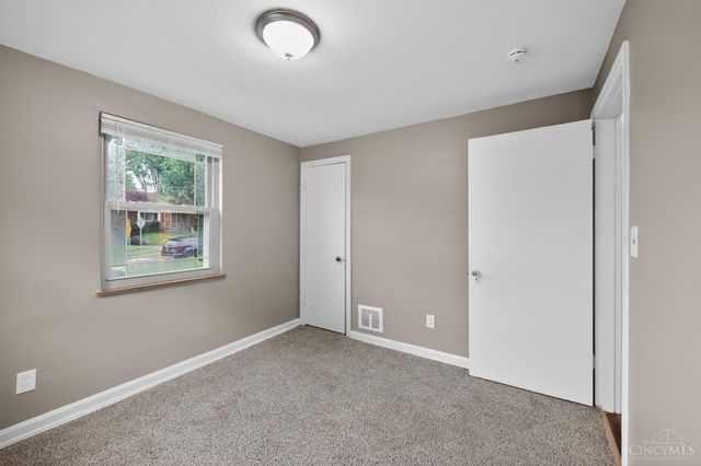 6331 Stover Avenue, Golf Manor, OH 45251