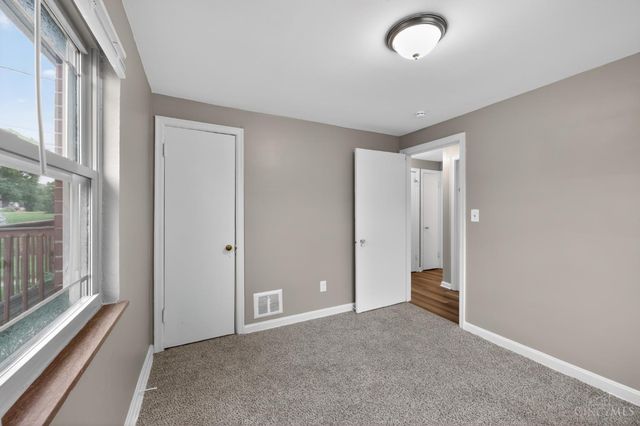 6331 Stover Avenue, Golf Manor, OH 45251