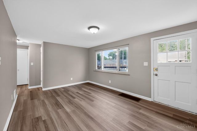 6331 Stover Avenue, Golf Manor, OH 45251