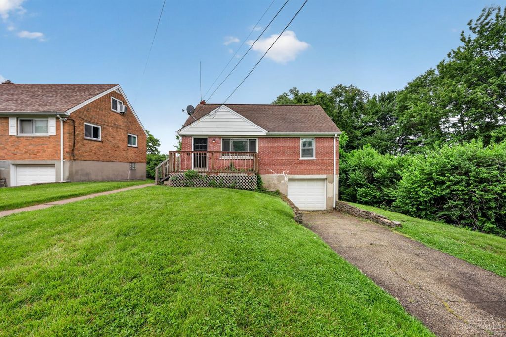 6331 Stover Avenue, Golf Manor, OH 45251