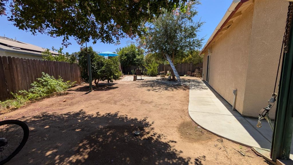 Image 2 of property listing at 1650 Jaden Court, Madera, CA 93638