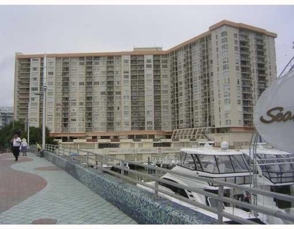 4101 Pine Tree Dr 709, Miami Beach, FL 33140