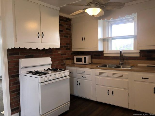 30 Seemans Lane, Milford, CT 06460