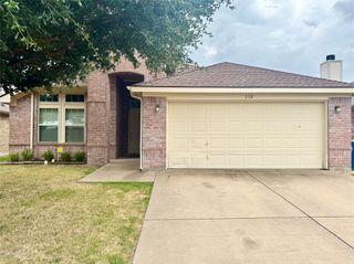 330 Sardius Boulevard, Granbury, TX 76049