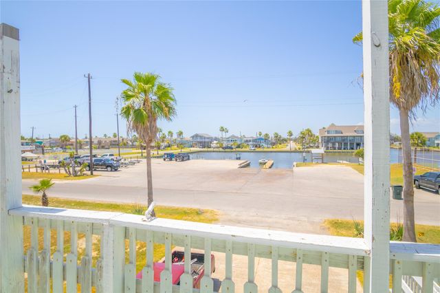 3927 Mason Drive, Galveston, TX 77554