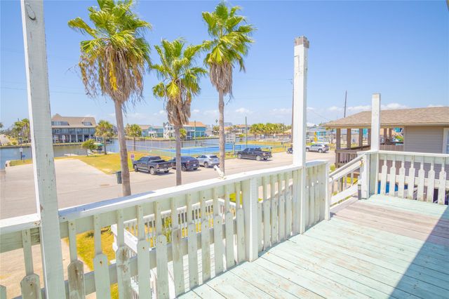 3927 Mason Drive, Galveston, TX 77554