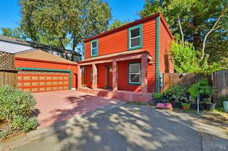 930 Kingwood St, Santa Rosa, CA 95401