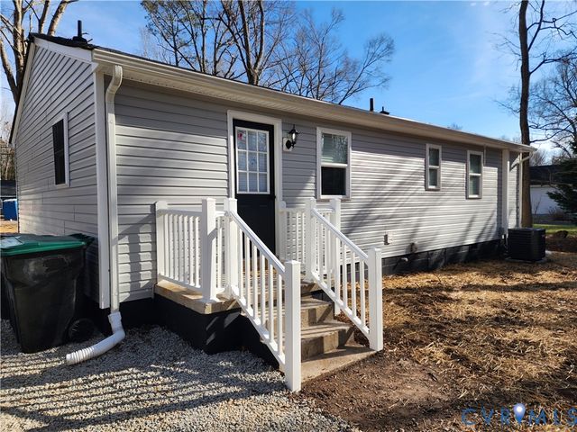 21622 Beverley St, South Chesterfield, VA 23803