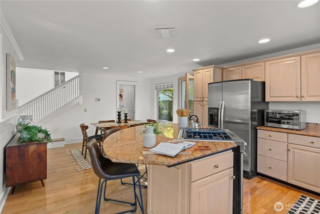 4321 SW Lander Street, Seattle, WA 98116