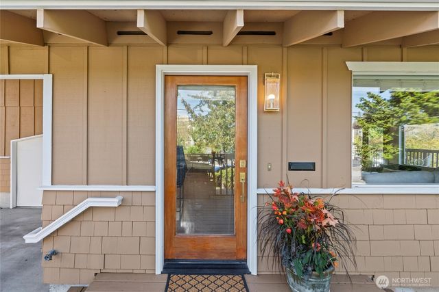 4321 SW Lander Street, Seattle, WA 98116