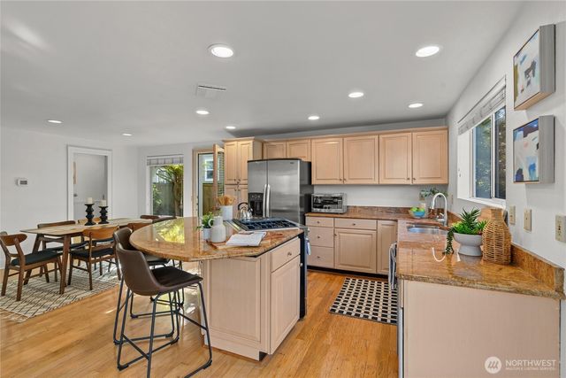 4321 SW Lander Street, Seattle, WA 98116