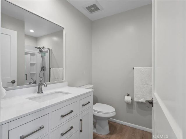 7318 Leescott Avenue, Lake Balboa, CA 91406