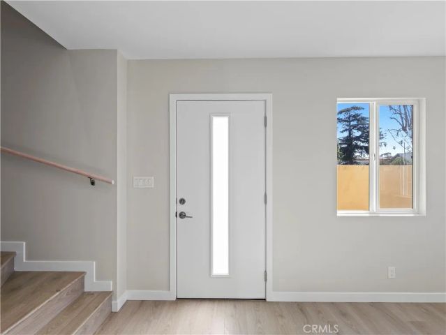 7318 Leescott Avenue, Lake Balboa, CA 91406