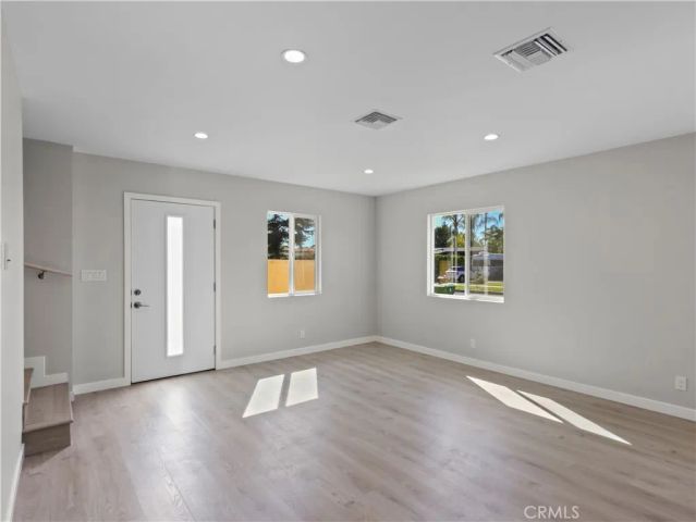 7318 Leescott Avenue, Lake Balboa, CA 91406