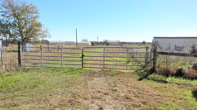 596 County Road 3057, Crockett, TX 75835