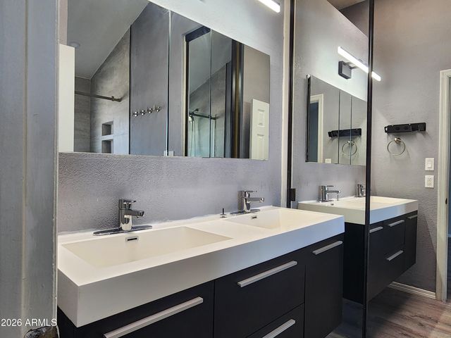 405 S SEAWYNDS Boulevard, Gilbert, AZ 85233