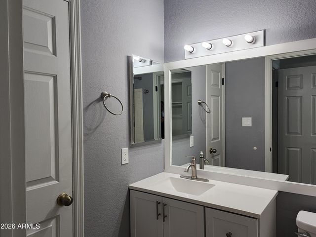 405 S SEAWYNDS Boulevard, Gilbert, AZ 85233