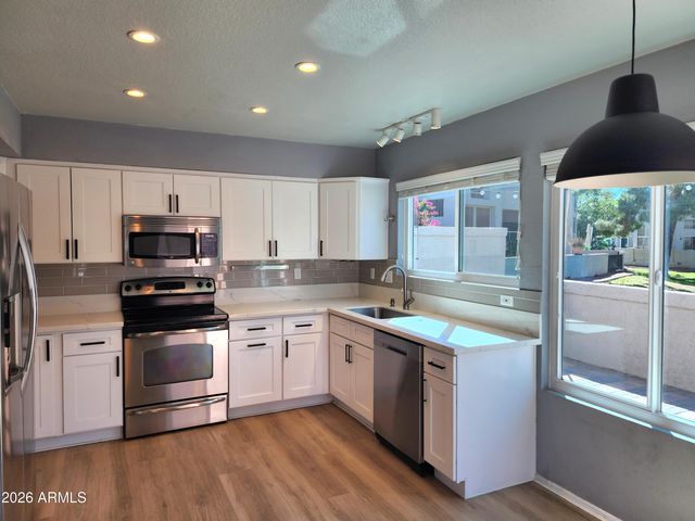 405 S SEAWYNDS Boulevard, Gilbert, AZ 85233