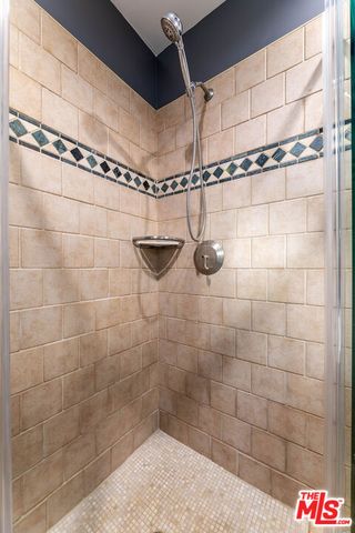 1112 S Highland Avenue, Los Angeles, CA 90019