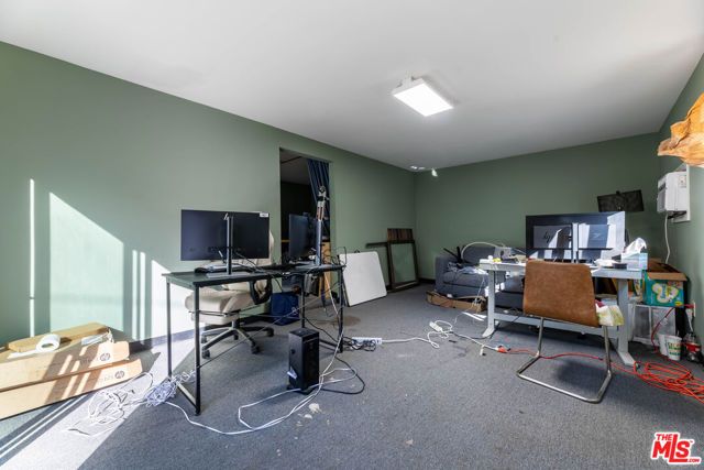 1112 S Highland Avenue, Los Angeles, CA 90019