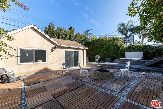 1112 S Highland Avenue, Los Angeles, CA 90019