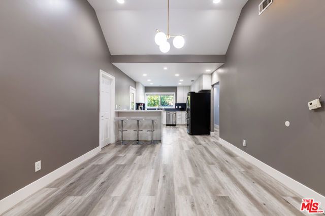 1112 S Highland Avenue, Los Angeles, CA 90019