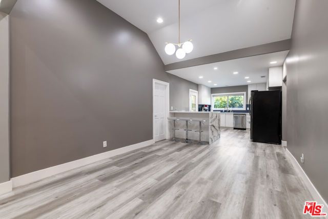 1112 S Highland Avenue, Los Angeles, CA 90019