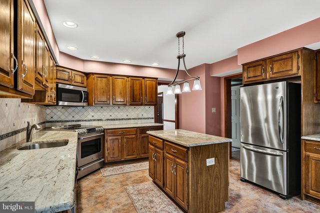 581 MCKENDIMEN RD, Medford, NJ 08055