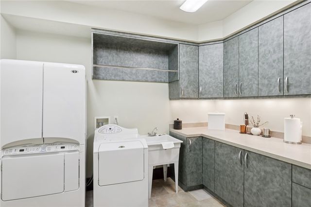 2330 S Ridge Drive, Hidden Valley, PA 15502
