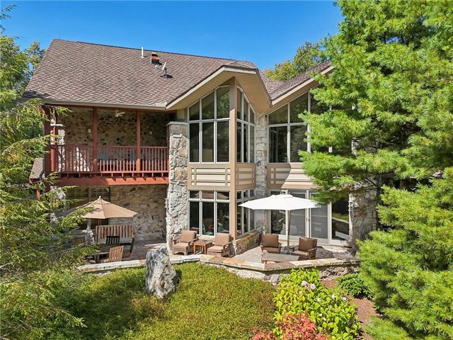 2330 S Ridge Drive, Hidden Valley, PA 15502