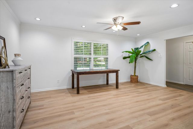 11070 Delford Circle, Dallas, TX 75228