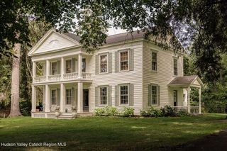 24 Van Wyck Lane, Hudson, NY 12534