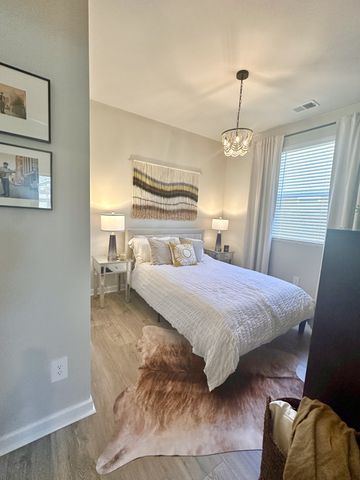 6887 Japonica Ln, White House, TN 37188