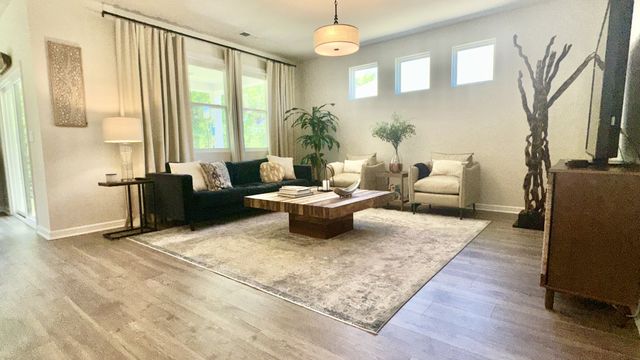 6887 Japonica Ln, White House, TN 37188