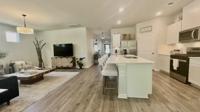 6887 Japonica Ln, White House, TN 37188