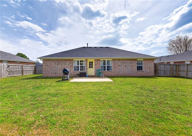 551 Steepro Drive, Centerton, AR 72719