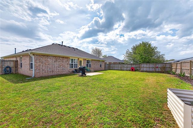 551 Steepro Drive, Centerton, AR 72719
