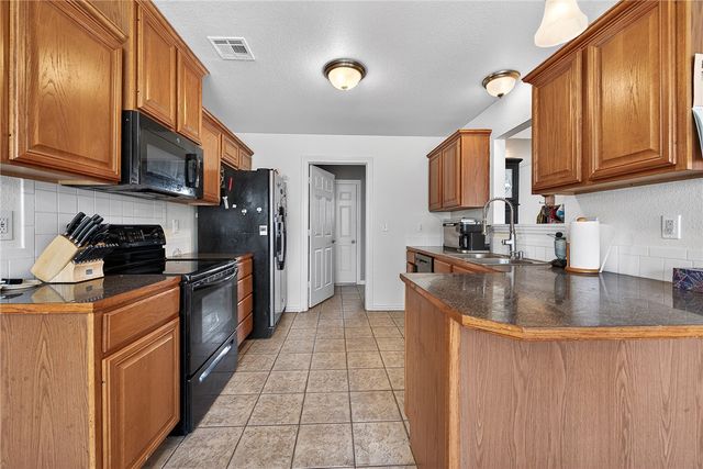 551 Steepro Drive, Centerton, AR 72719