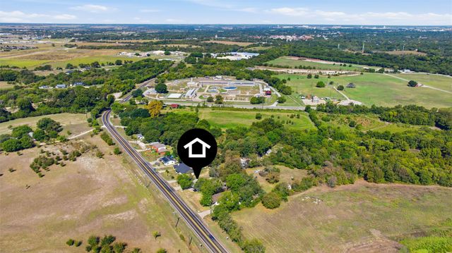 2605 Howard Road, Waxahachie, TX 75165