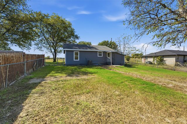 2605 Howard Road, Waxahachie, TX 75165