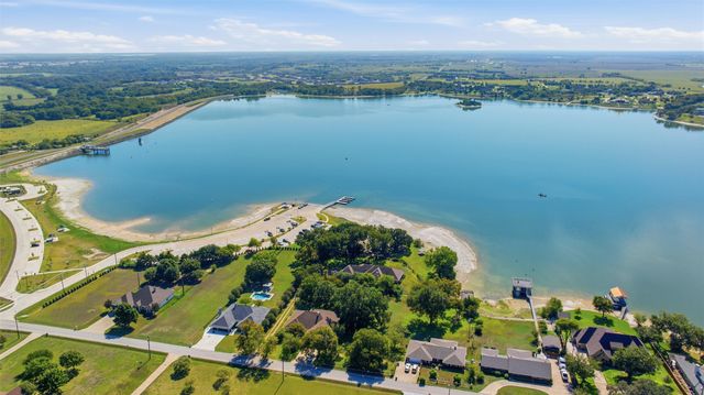 2605 Howard Road, Waxahachie, TX 75165
