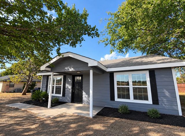 2605 Howard Road, Waxahachie, TX 75165