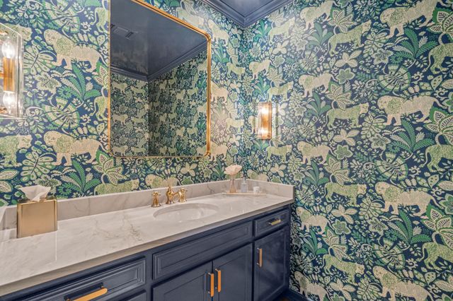 5849 Merrymount Road, Westover Hills, TX 76107