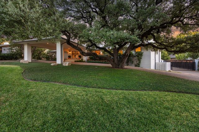 5849 Merrymount Road, Westover Hills, TX 76107