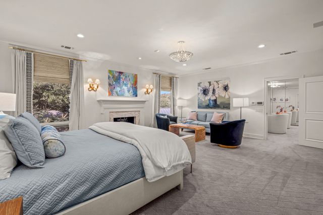 5849 Merrymount Road, Westover Hills, TX 76107